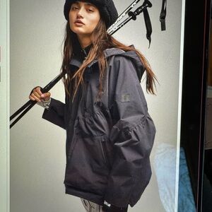 NWT Free People Movement Pull Over Winter Coat. Size L.